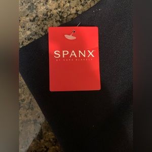 SPANX Cropped Look at Me Now Compression leggings BLACK Size Small